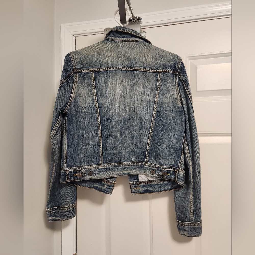Aritzia Talula Sandwashed Denim Jacket